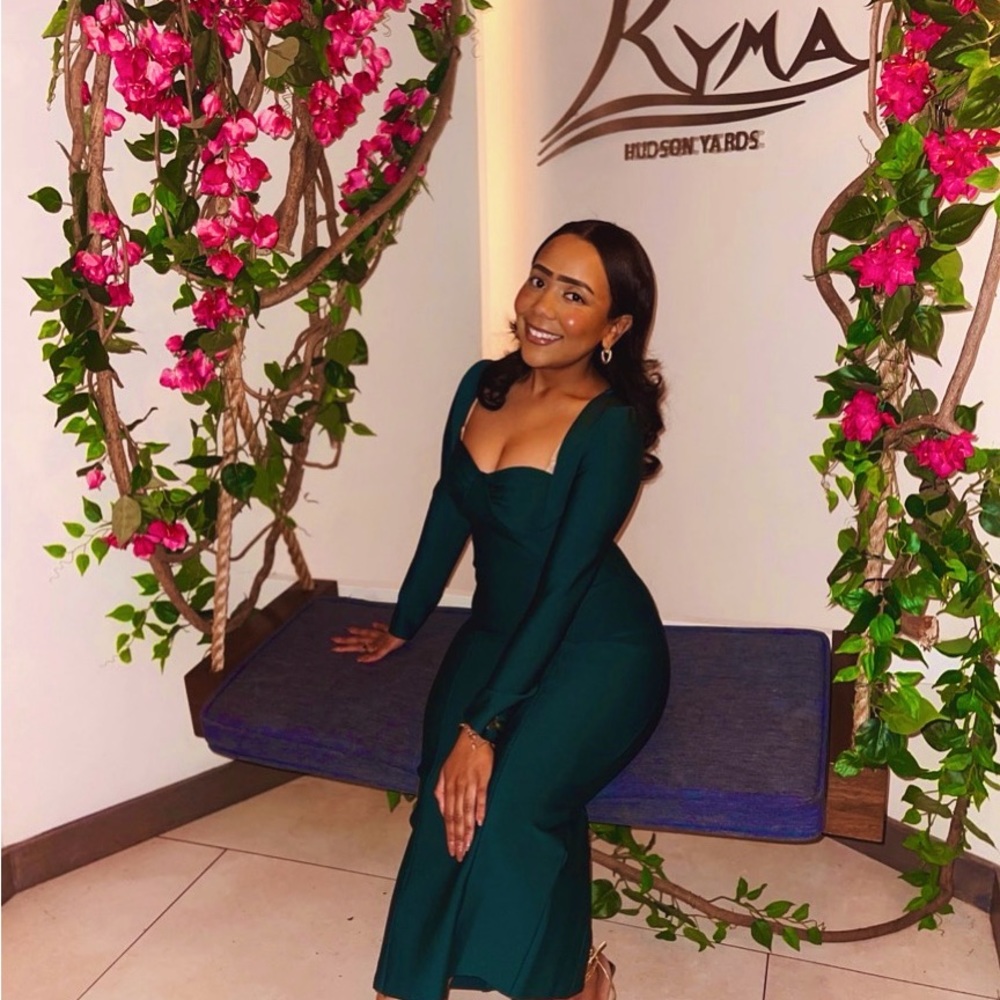 Green fitted midi dress